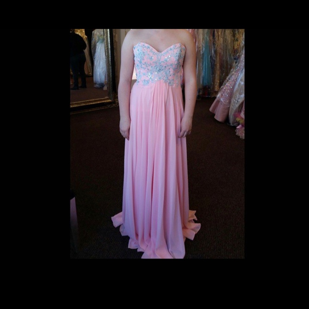 Prom dress - Picture 3 of 4